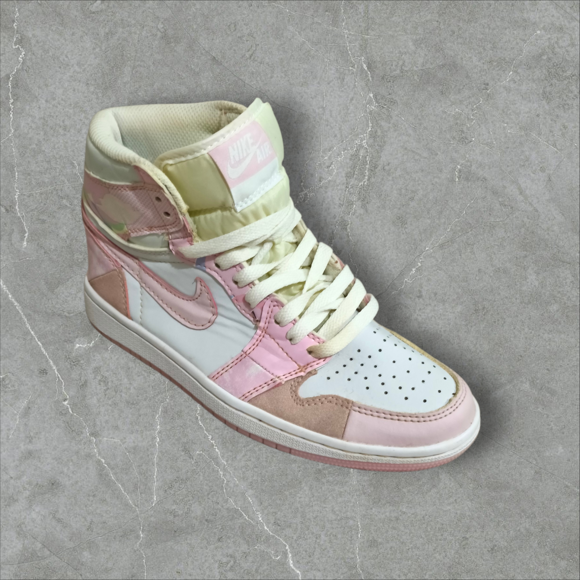 Nike Jordan 1 Mid