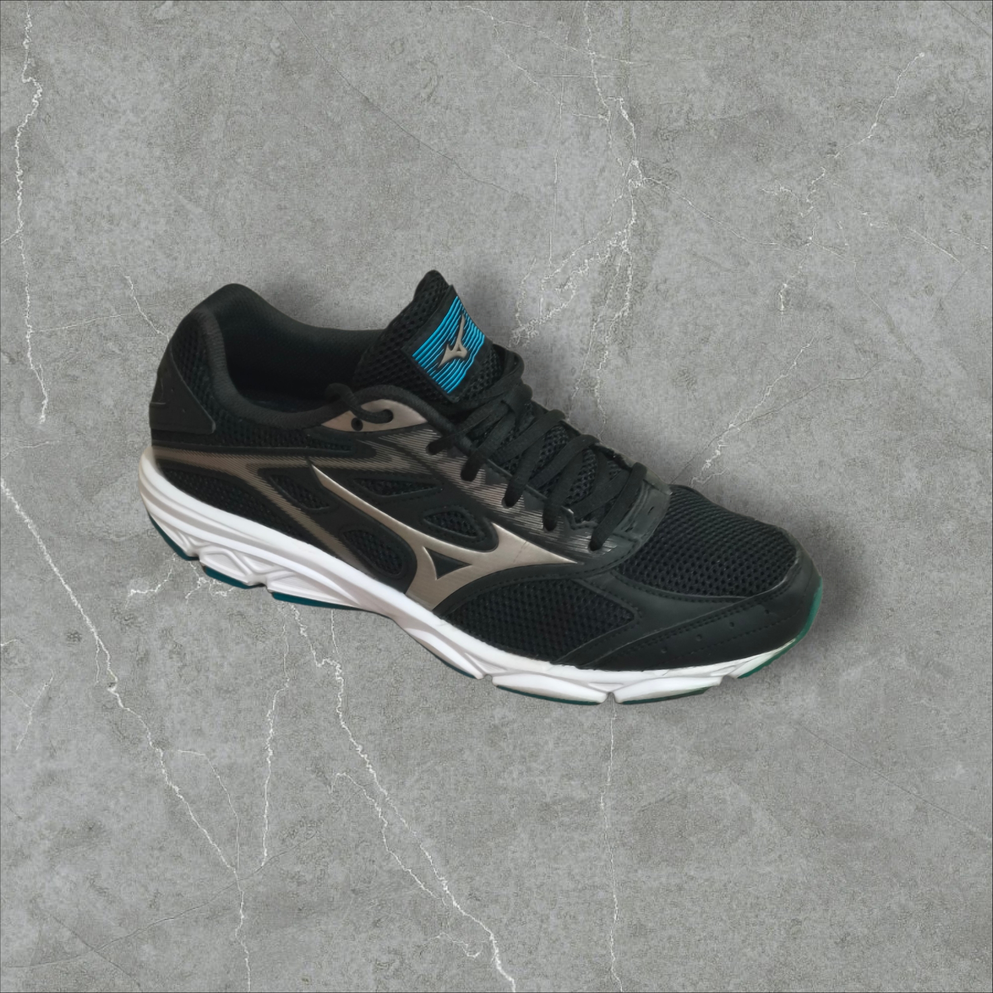 Mizuno Spark 4