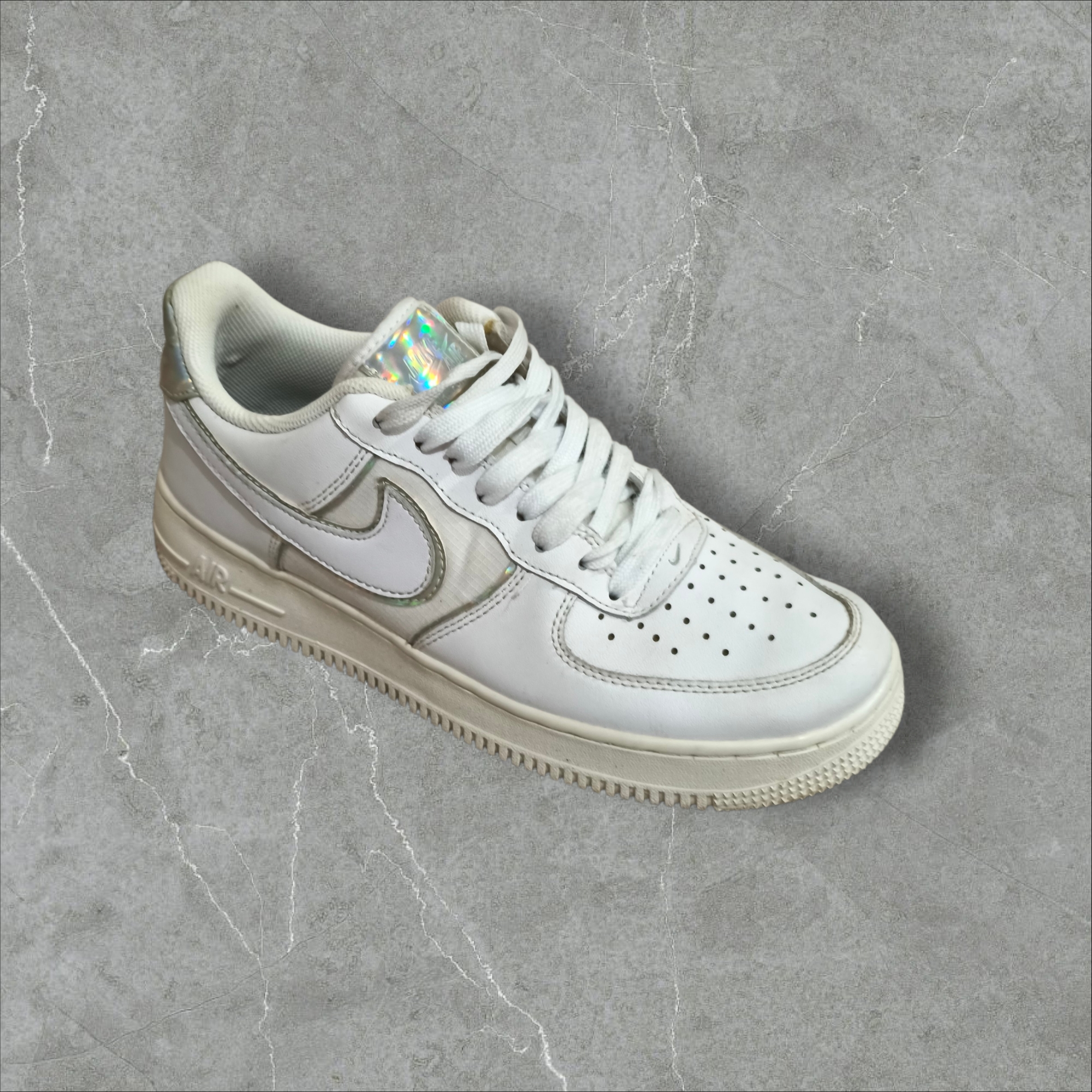 Nike Air Force 1 '07 LV8 4